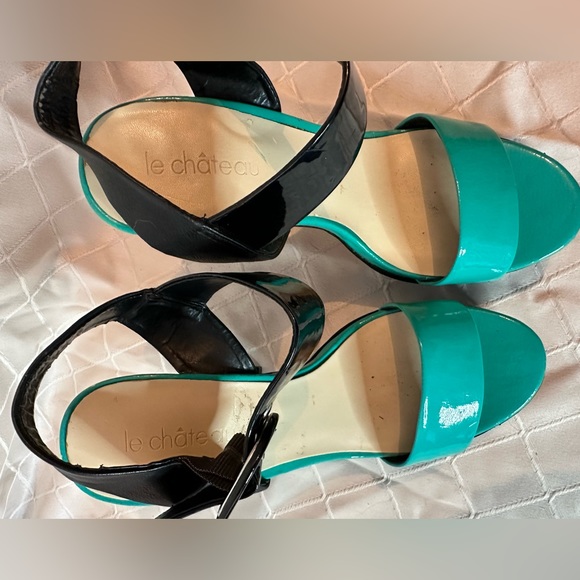 Le Chateau Black/Teal Platform Strappy Sandals, size 8.5 - Picture 6 of 14